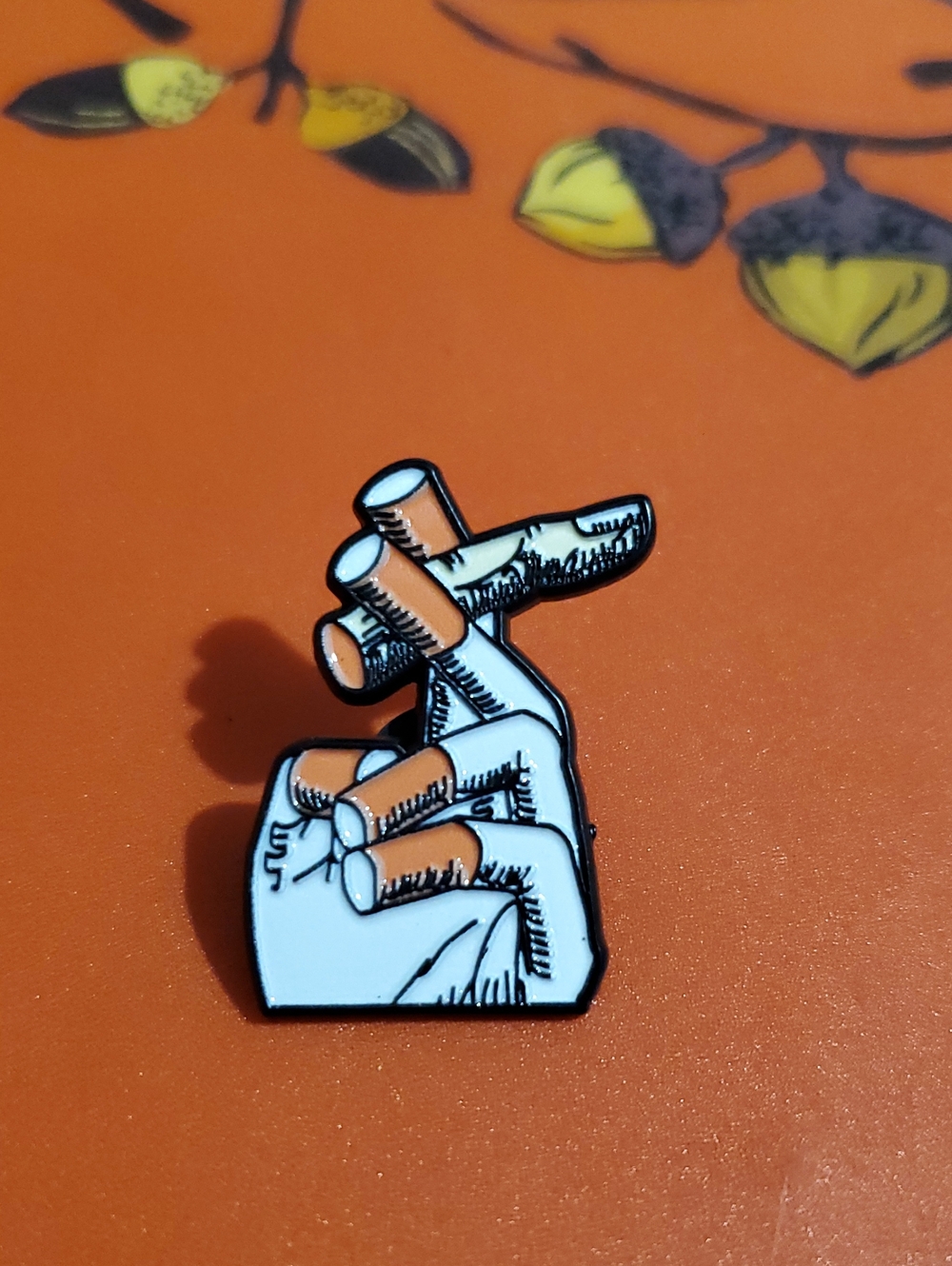 Filter Phalanges Finger Fumar Enamel Pin